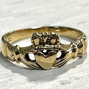 14k Claddagh ring